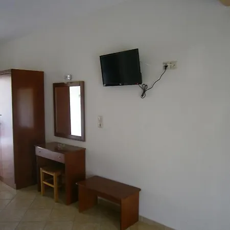Kiparissis Apartments Криопиги Экстерьер фото