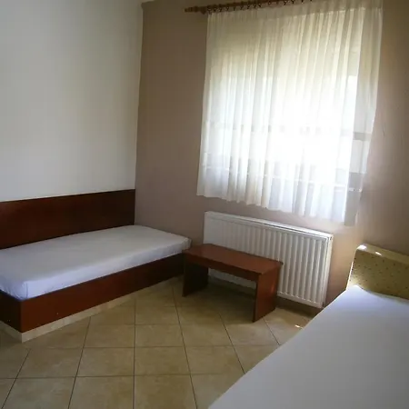 Kiparissis Apartments Криопиги Экстерьер фото